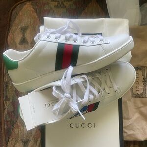White, Donald Duck Gucci Sneakers, Size 7.5 Women's
